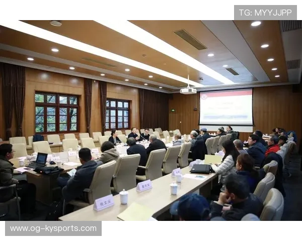 游泳馆推进青少年课程的教案标准与教学督导,青少年游泳中心